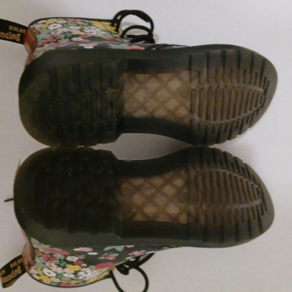 Dr. Martens Delaney Floral Teens Size 3 Canvas Combat Boots Floral - Picture 9 of 11